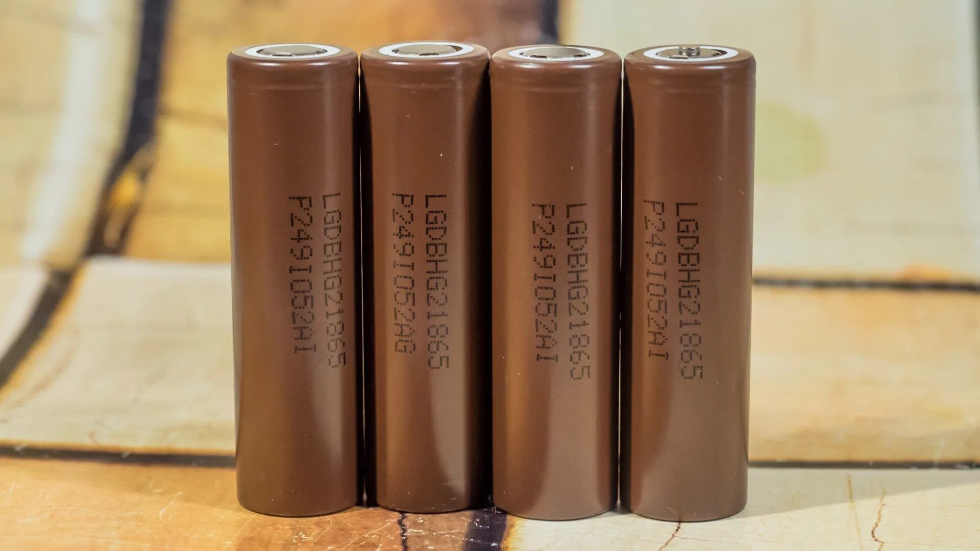 Продам зарядку для аккумуляторов Nitecore