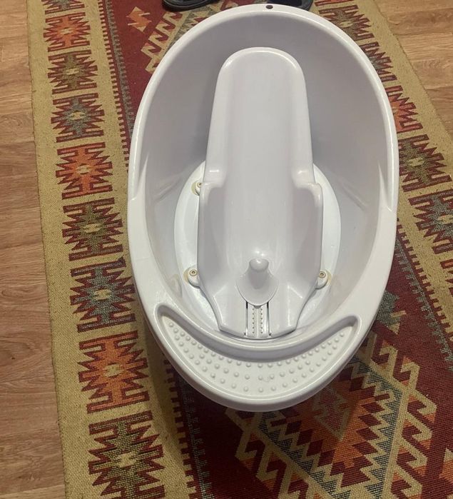 Детская ванночка с горкой для купания