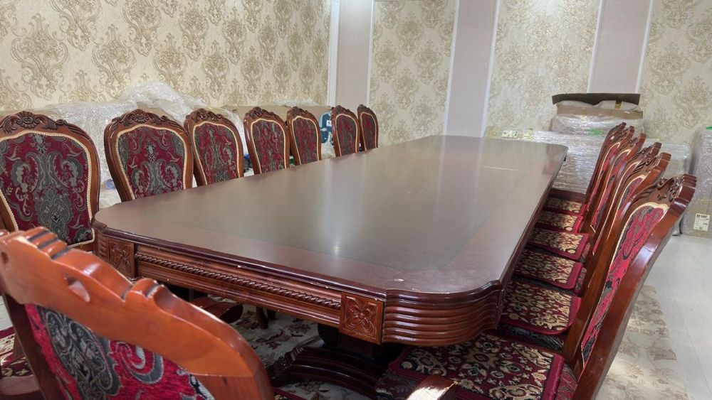 Гостинный стол+16 стулями