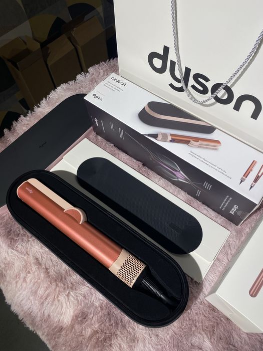 Dyson утюжок с кейсом в подарок расческа пакет