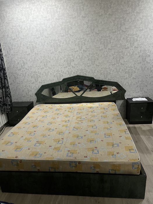 Продам спальный гарнитур
