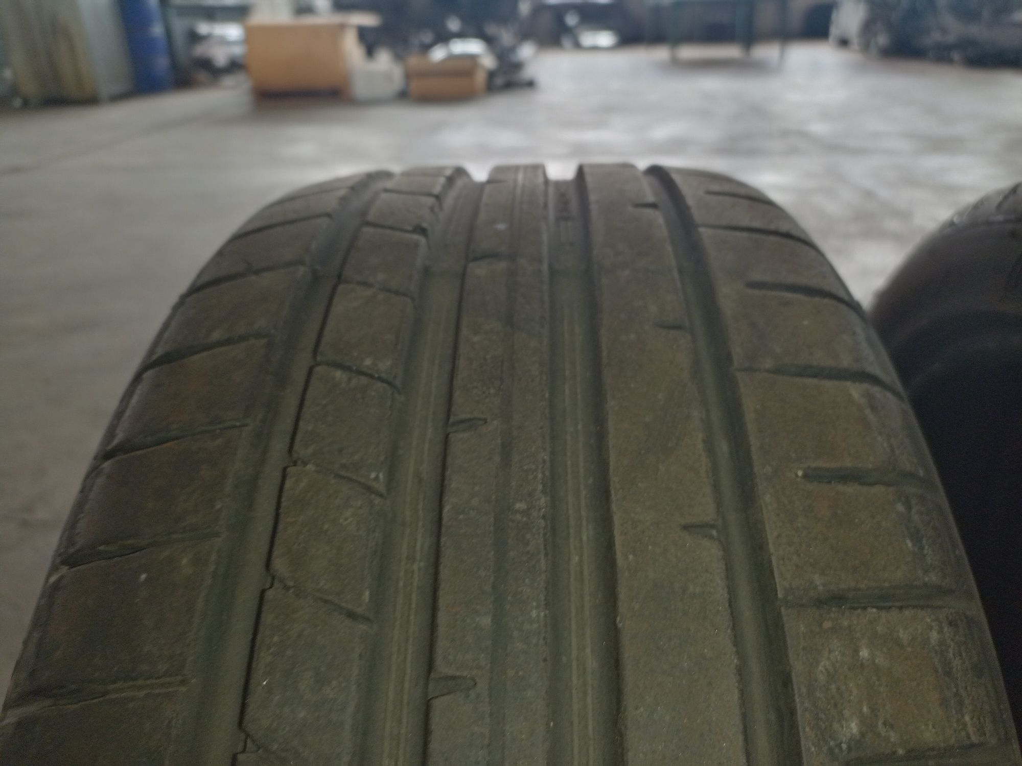 Продавам комплект летни гуми 225/45/17 Dunlop Sport Maxx RT2 94Y