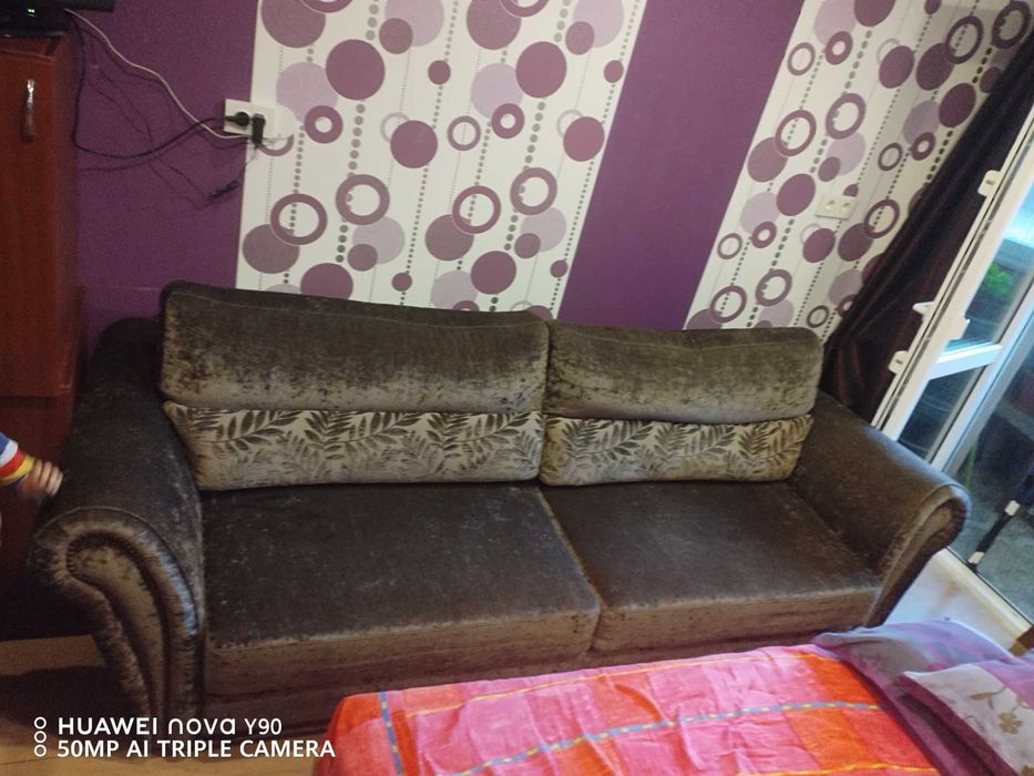 Разтегателен диван