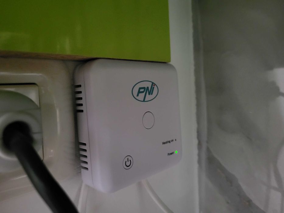Termostat inteligent PNI CT36 cu WiFi controlabil prin aplicatie