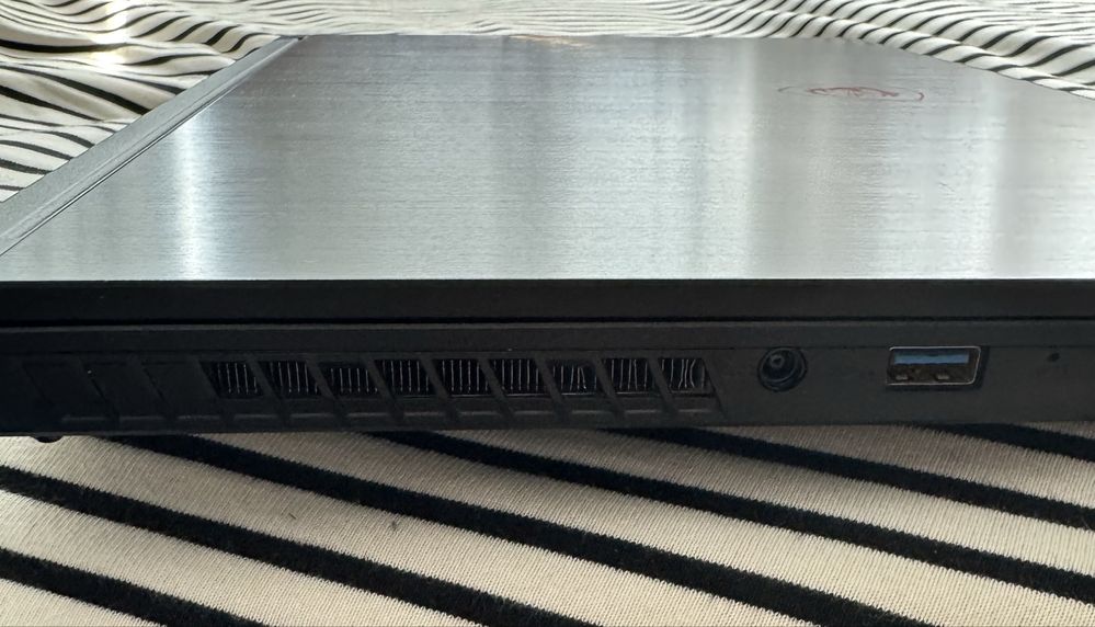 Геймърски Лаптоп MSİ GF63 Thin