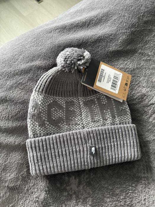 The North Face Retro caciula cu ciucure unisex gri cu alb marimeOS nou