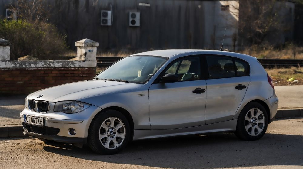 Vand schimb Bmw seria 1 2006 si bmw seria 525 pachet M 3 butoane