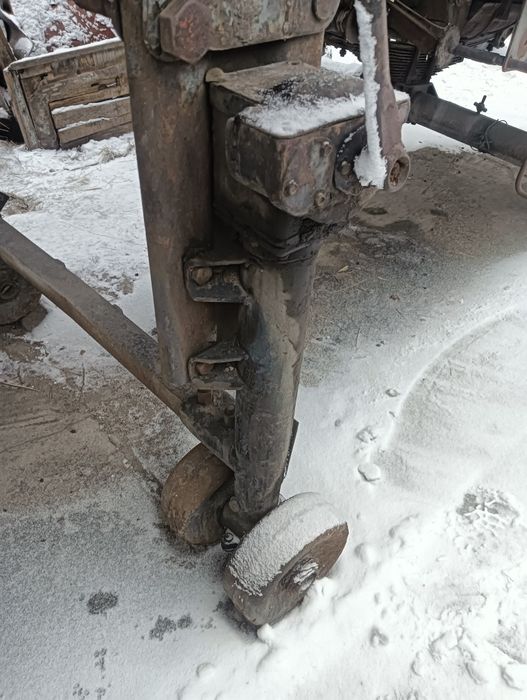 Седло ЗИЛ и лапы  прицепа