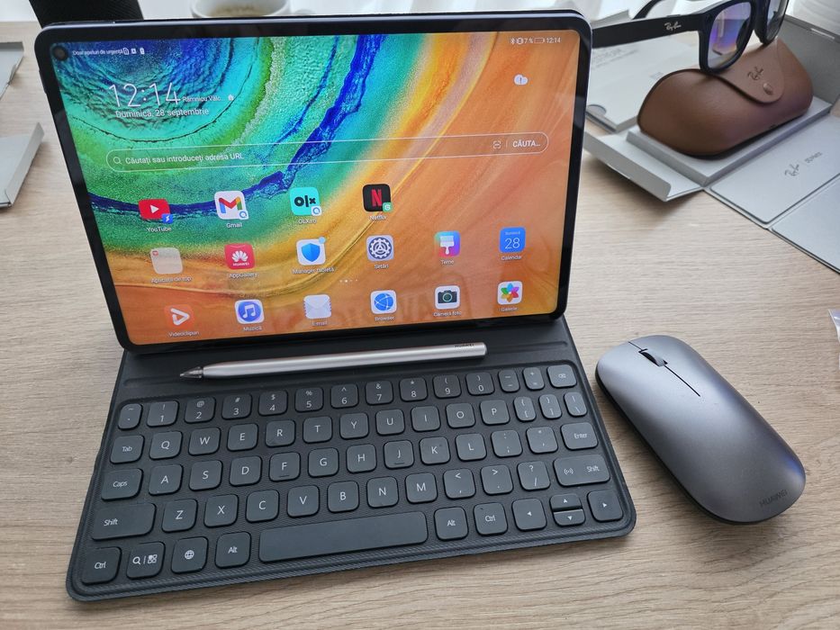Tableta Huawei MatePad Pro 10.8' cu Sim 4G + pachet accesorii  Huawei
