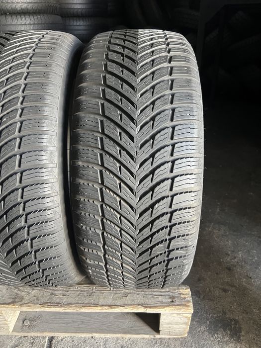 2 anvelope all season 225/50/17 Nokian ca Noi!