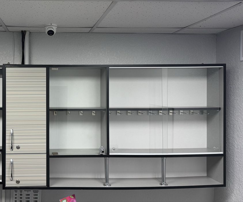 Навесные шкафчики