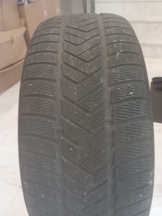 Vând 4 anvelopele iarna