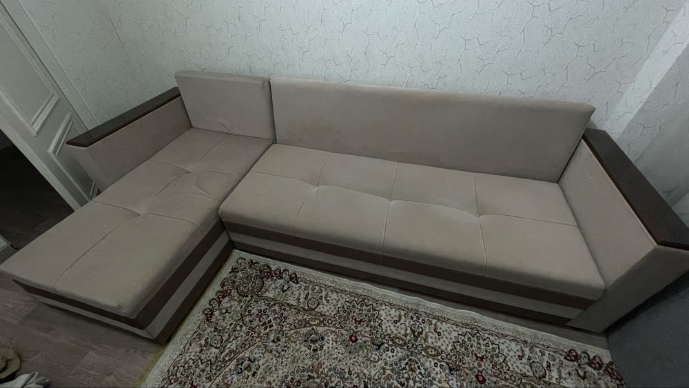 Диван угловой
