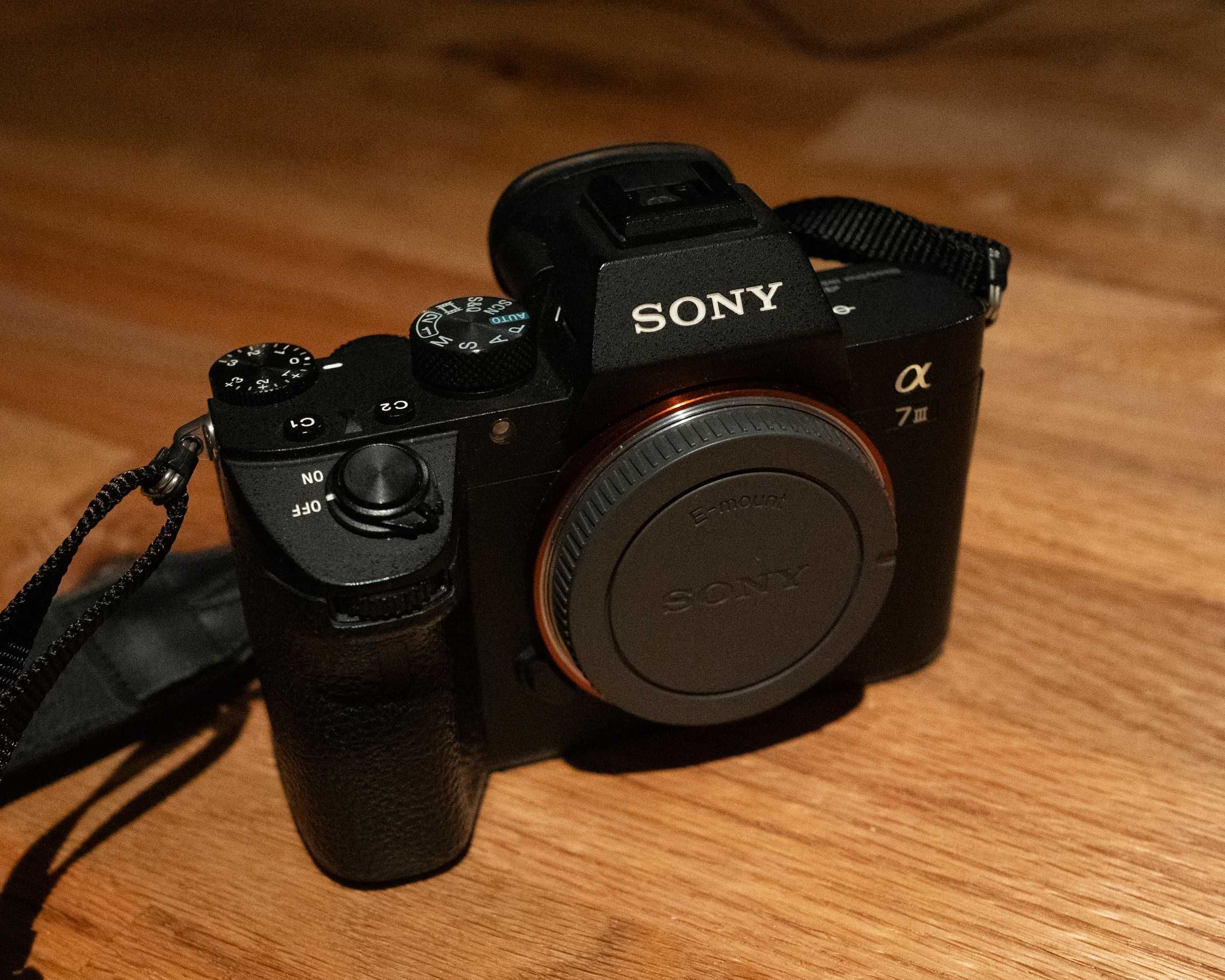 Продавам Фотоапарат Sony A7III - 1900 лв