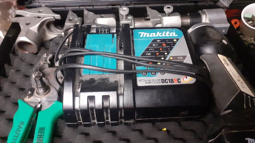 Rehau makita klauke presa hidraulica glisare