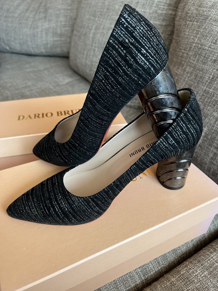 Обувки на Dario Bruni