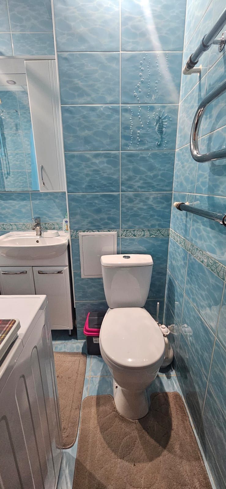 Продам двухкомнатную квартиру в районе Дом быта