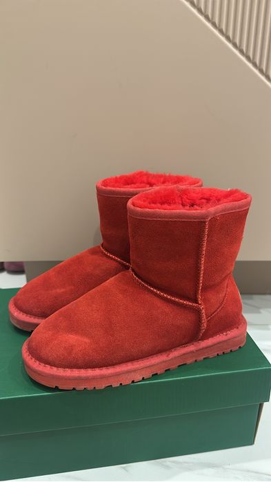 Продам деткие угги зимние