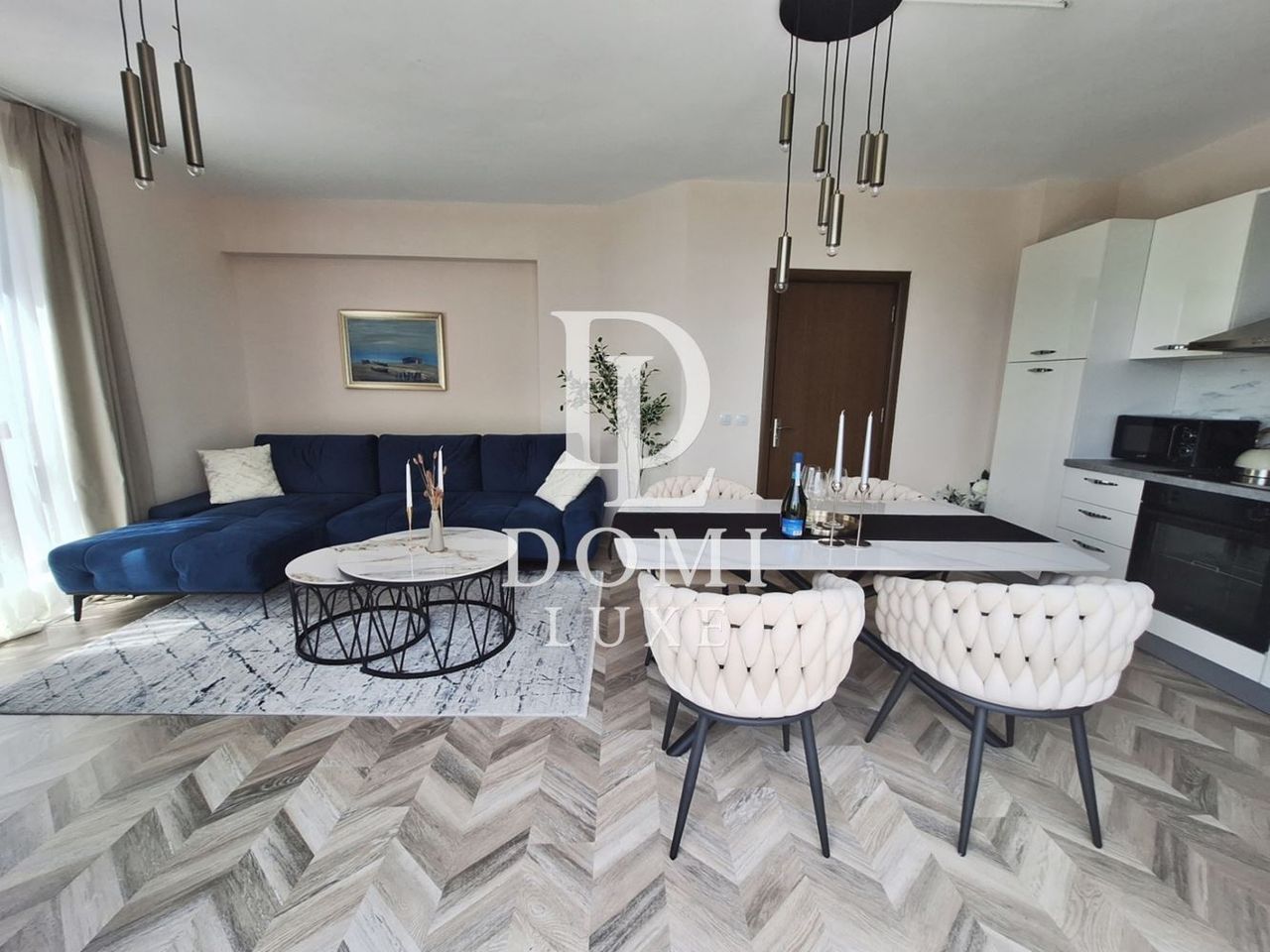 Продава се Двустаен апартамент в Бяла - 71 кв.м за 1253 €/кв.м - Снимка #2