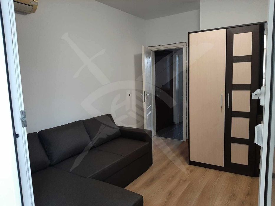 Дава се под наем Двустаен апартамент в Варна, ЖП Гара - 50 кв.м за 275 € - Снимка #1