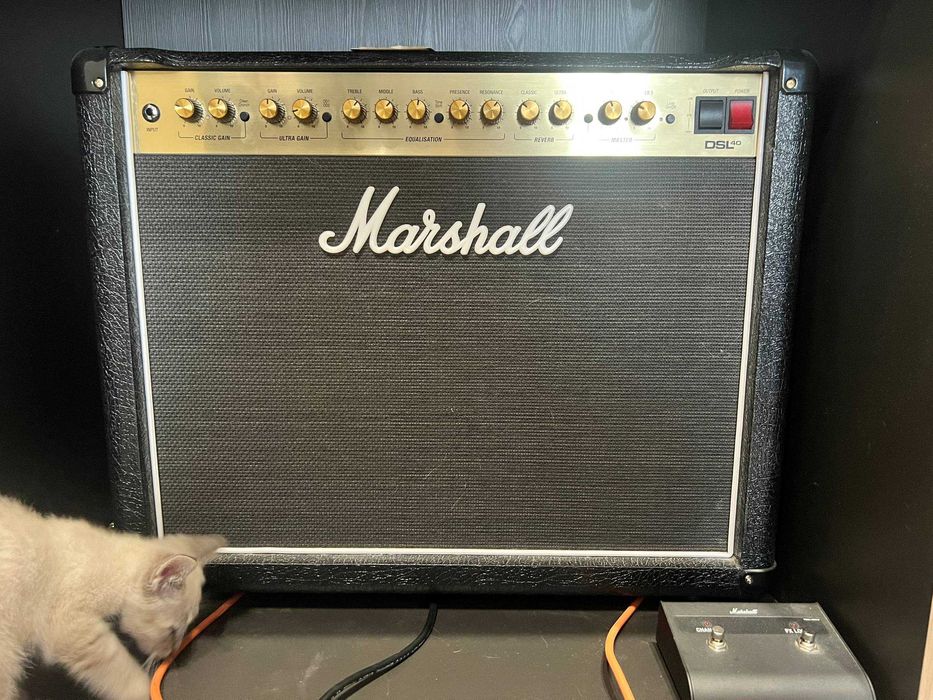 Ламповый комбоусилитель Marshall DSL40CR-E