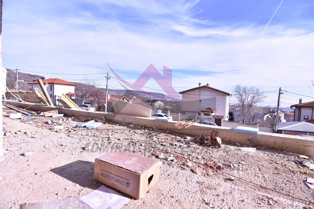 Продава се Двустаен апартамент в Варна, Изгрев - 65 кв.м за 1508 €/кв.м - Снимка #1