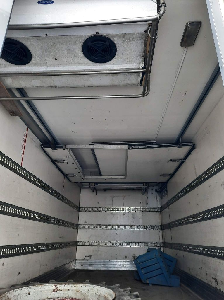 Renault Midulm frigorific camion 11 tone.