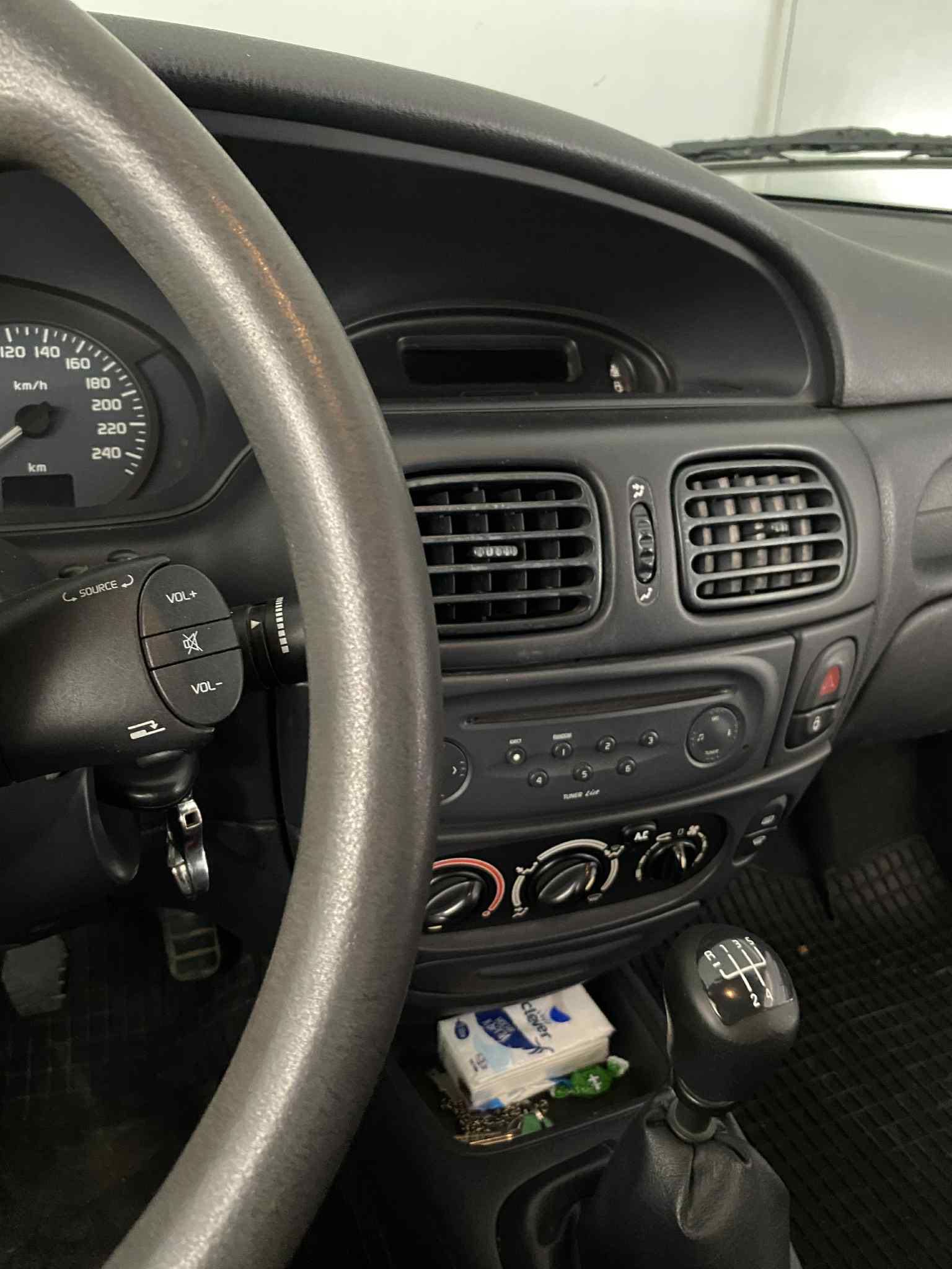 Автомобил Renault Megan