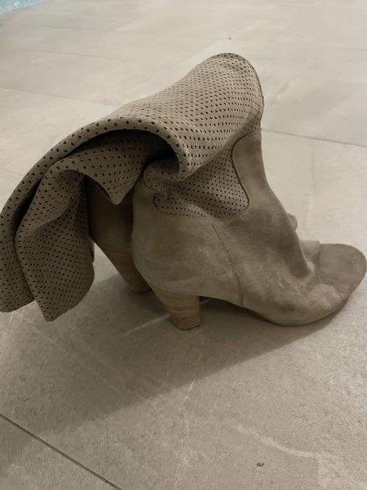 Vand cizme de piele intoarsa bej 38