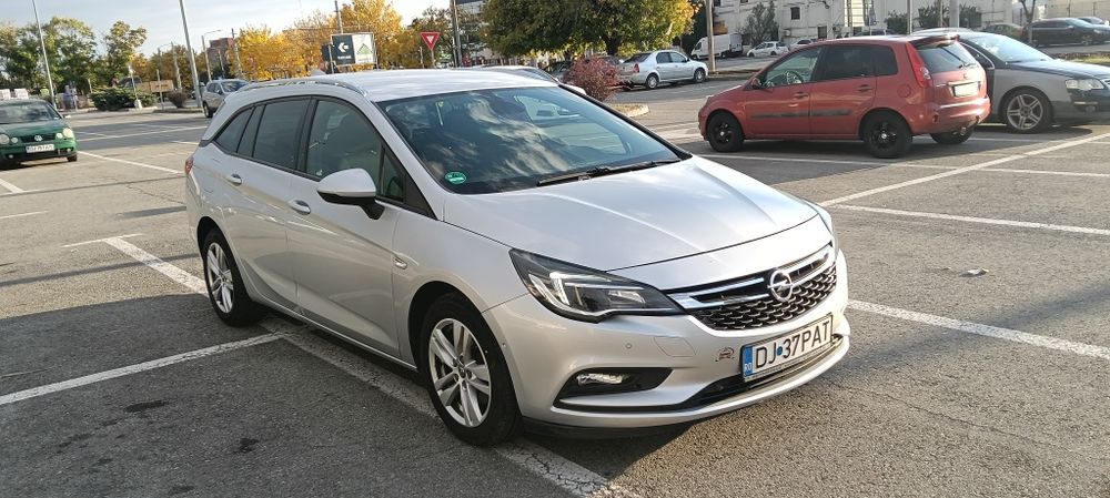 Vând OPEL ASTRA K Sports Tourer Automata2017 FULL OPTION