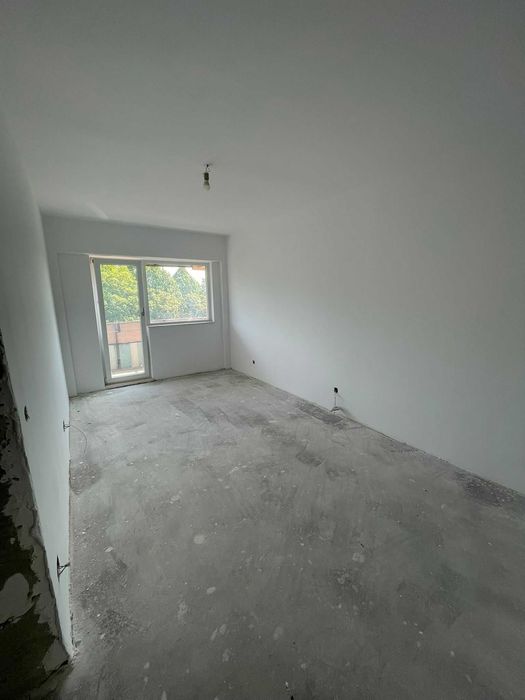 Ap. 4 camere  M16.  B-dul Lalelei