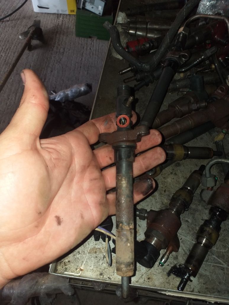 Injector Injectoare Citroen Peugeot Ford DELPHI 9656389980