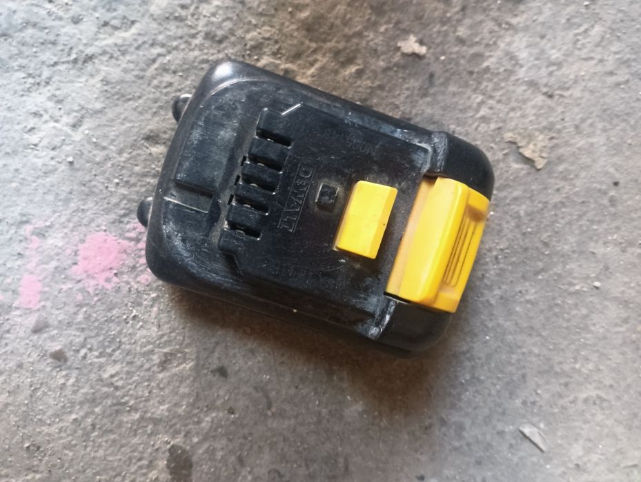 Vând filetantă dewalt perfect functionala