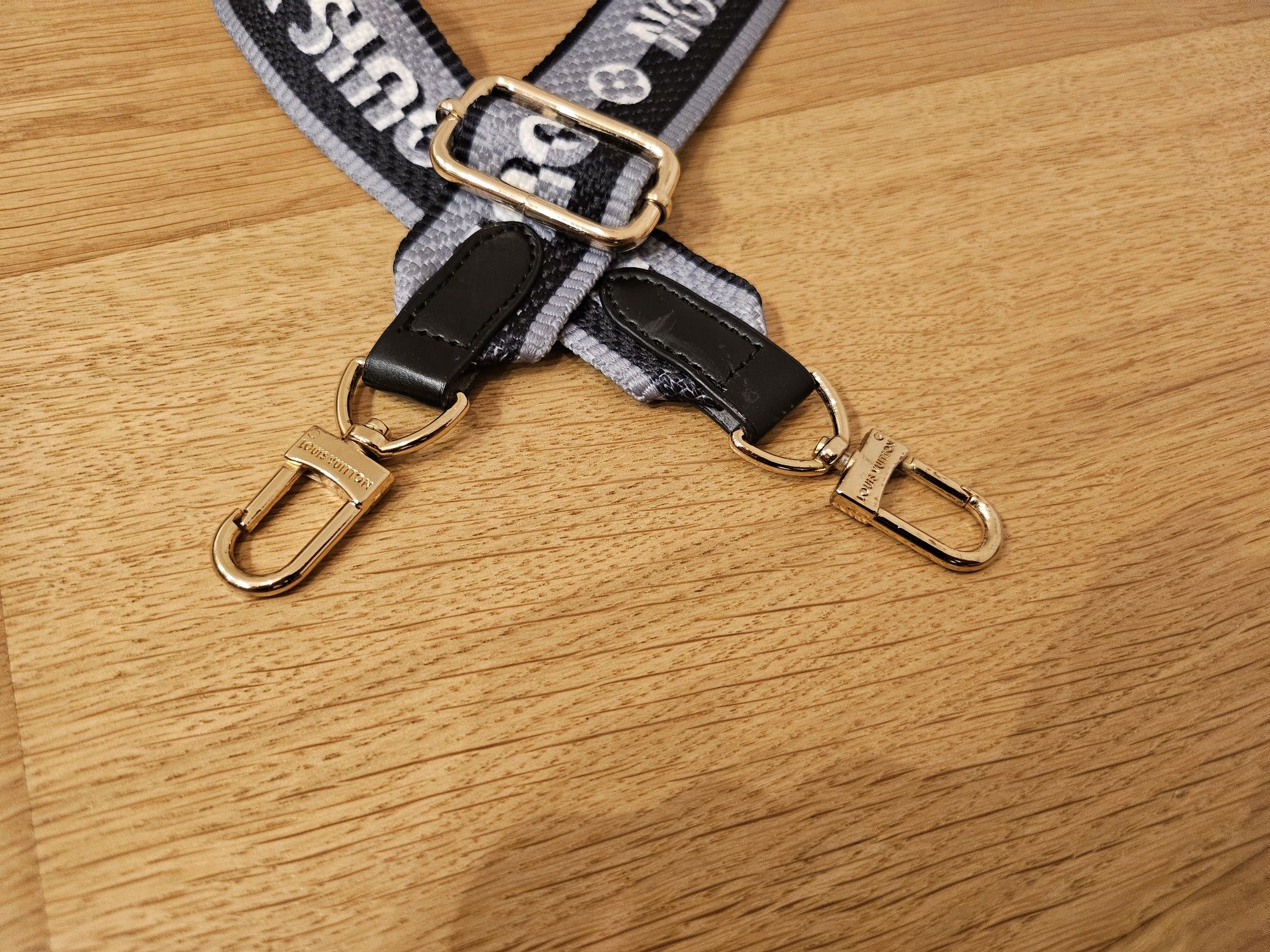 L Vuitton дръжка за чанта