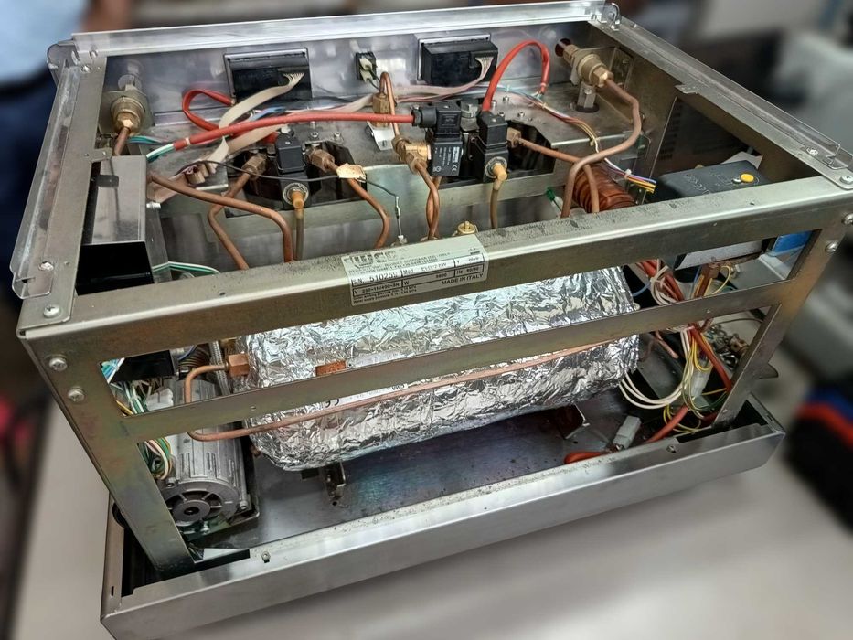 Espressor profesional reconditionat – Wega CMA Italia