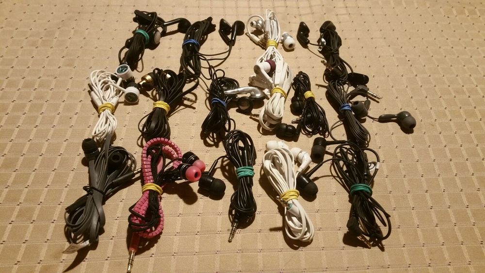 15 броя работещи слушалки с жак 3,5мм за 30 лева всички