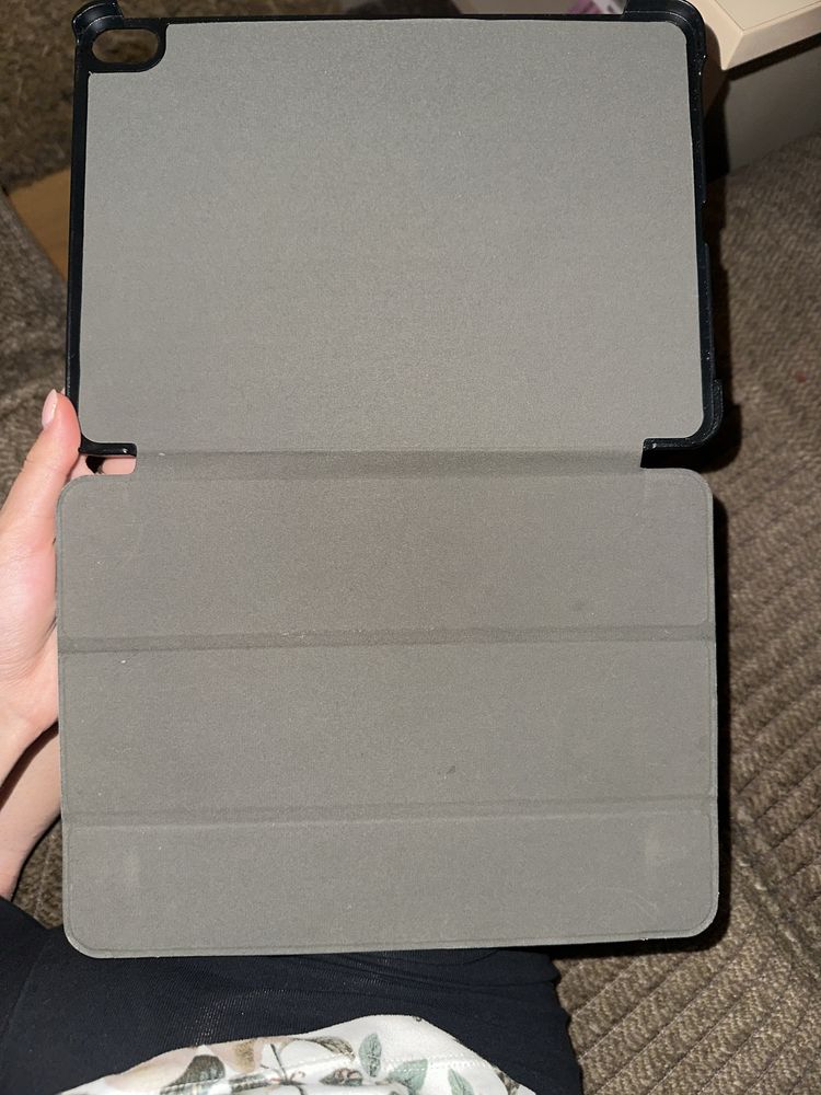 Ipad air 5 culoare mov