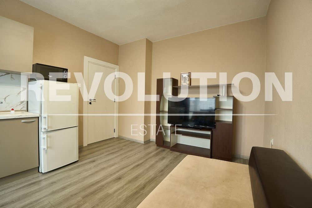 Дава се под наем Тристаен апартамент в Пловдив, Гагарин - 68 кв.м за 460 € - Снимка #2