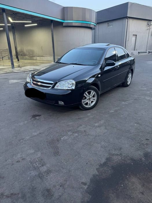 Lasetti 2011yil 3pazitsa qora lyuk bor benzinda yurgan srochna sotilad