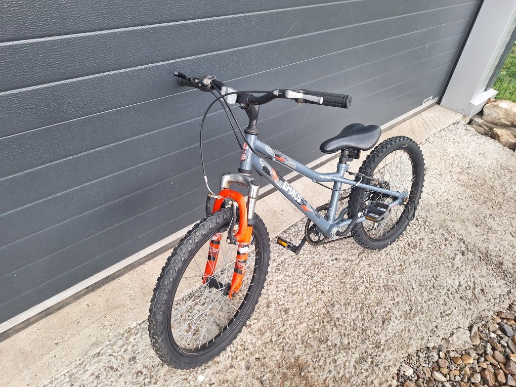 Bicicletă cu roti pe 20 pentru copii de peste 5-6 ani