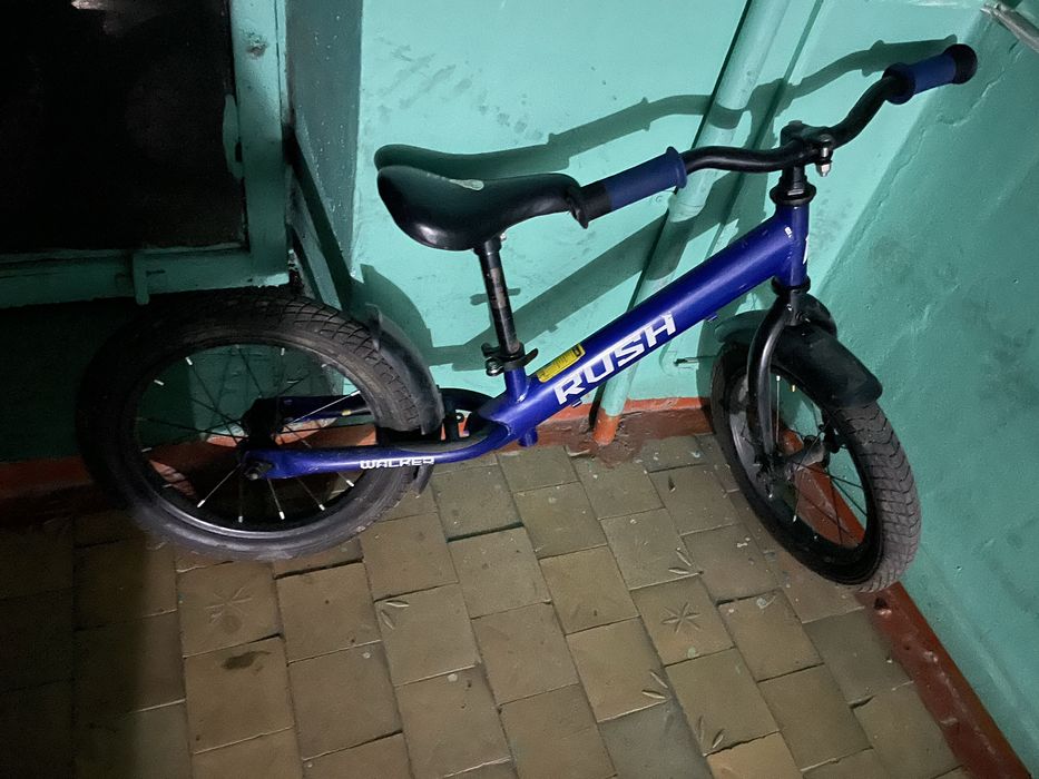 Детский беговел Walker Rush 2-5 лет