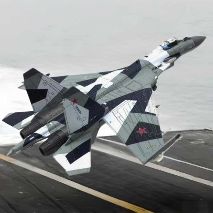 Macheta avion metalica Su-35 Super Flanker 1:100 23cm