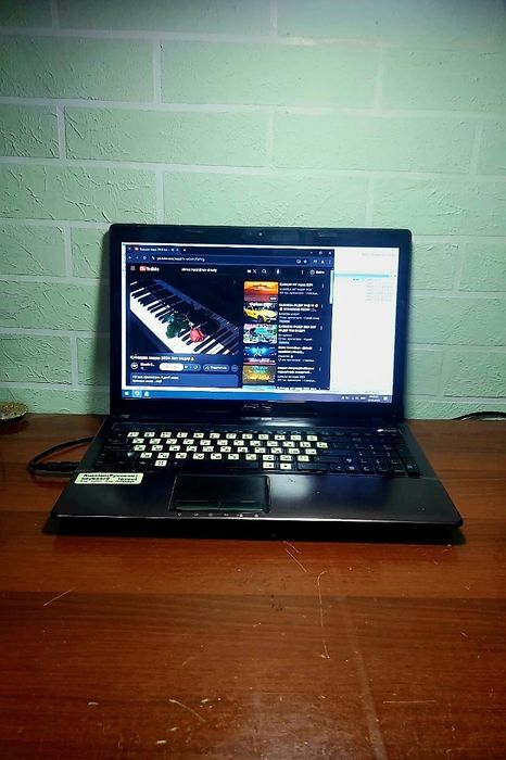 Ноутбук Asus Satiladi baxasi kelsli
Процессор i5 2430M
Оперативка 3 GB