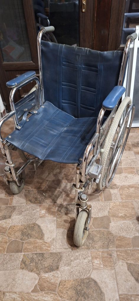 Vand scaun persoane handicap
