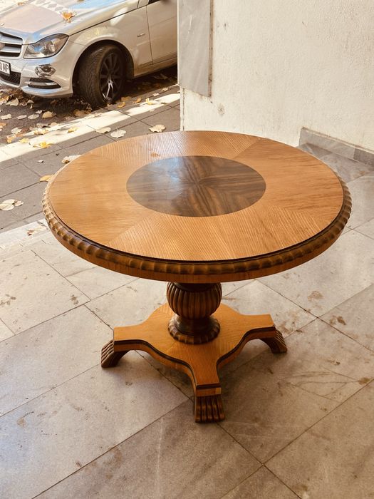 Антикварна кръгла маса в стил Бидермайер