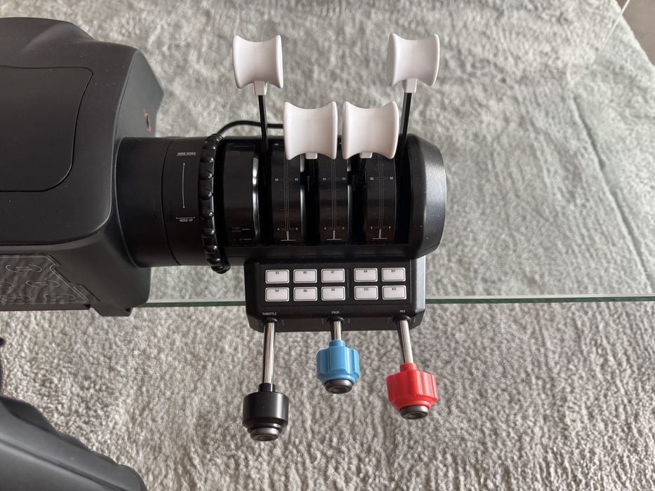 Turtle Beach VelocityOne Yoke si Flightdeck