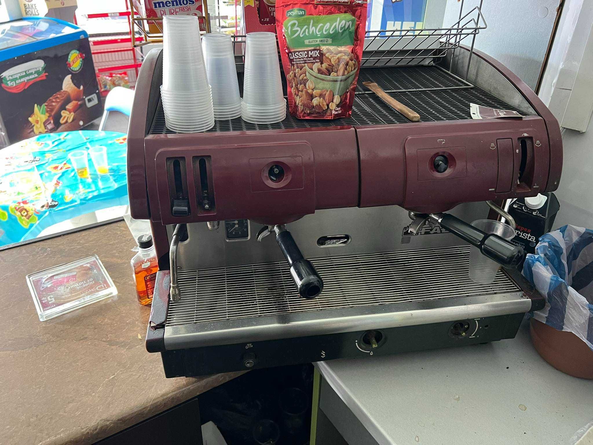 ПРОМО Професионална кафе машина и кафемелачка