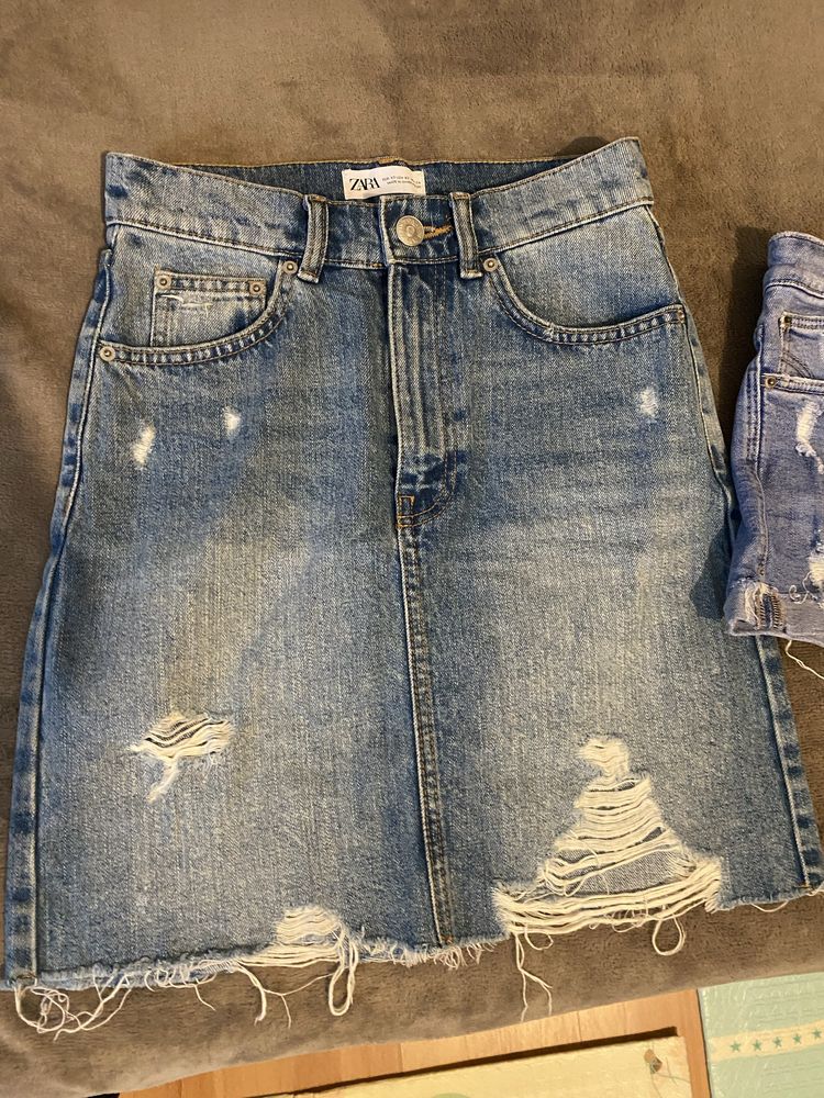Zara Fusta xs si pantaloni scurti S