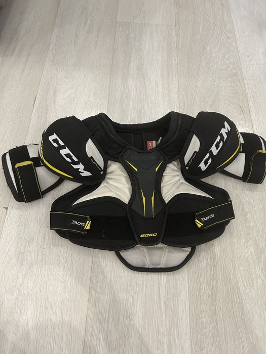 Продам хоккейную форму