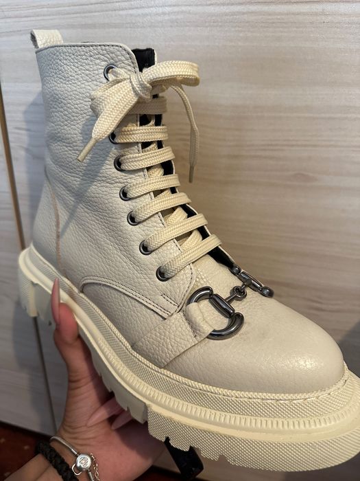 Обувки от естесвена кожа